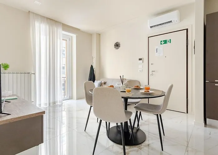 Lusso In Pieno Centro A Due Passi Dalla Stazione بولونيا