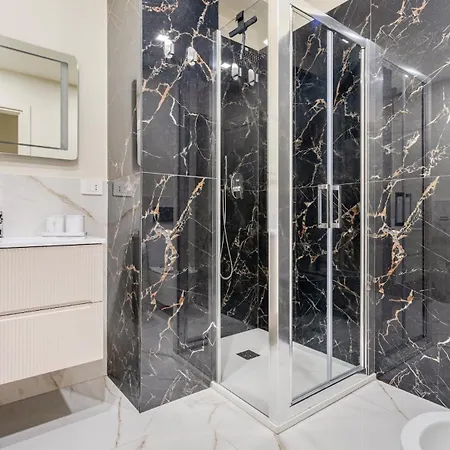 Lusso In Pieno Centro A Due Passi Dalla Stazione * Болонья