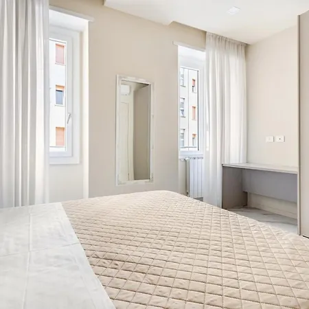 Lusso In Pieno Centro A Due Passi Dalla Stazione Apartment